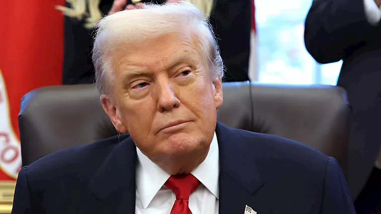 الاتحاد الأوروبي يرحب بإعلان ترامب إلغاء استهداف الطاقة بإيران