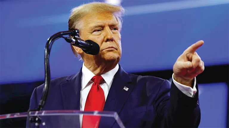 ترامب: دمرنا البحرية الإيرانية وسلاح الجو لديهم ونحقق أهدافنا العسكرية