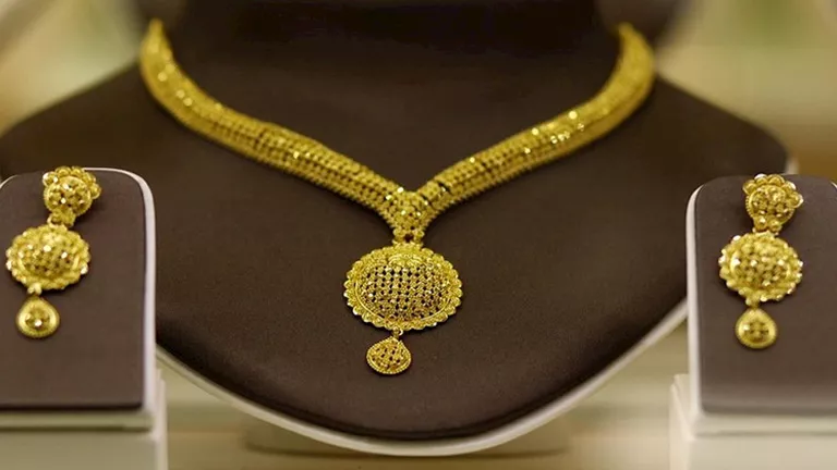 سعر الذهب اليوم في مصر يتراجع بحلول التعاملات المسائية.