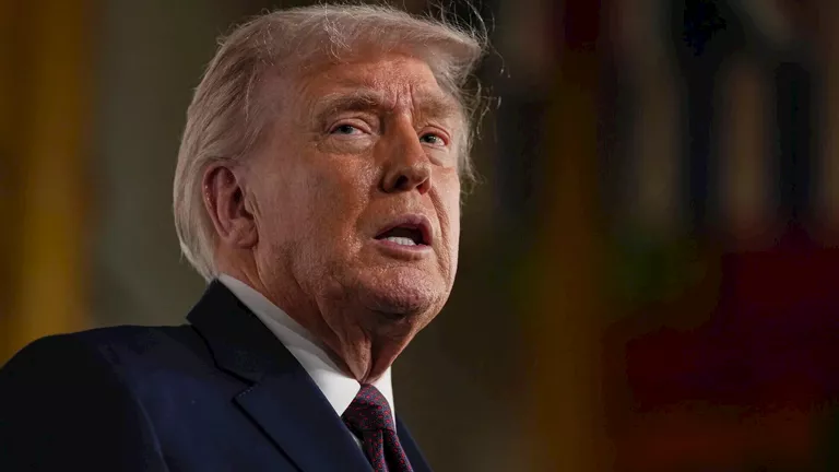 ترامب: هددت بقصف "منشآت الطاقة" فعادت إيران لطاولة المفاوضات فورًا