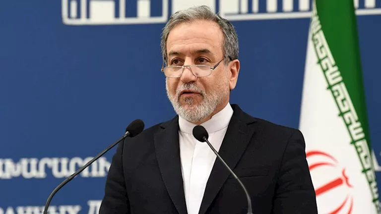 عراقجي: القصف الإيراني دفع الجنود الأمريكيون لاستخدام مواطني دول الخليج