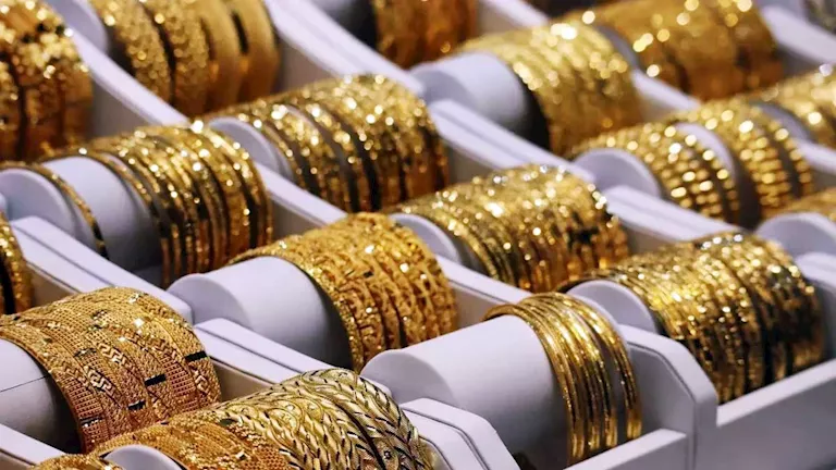 سعر الذهب اليوم في مصر يتراجع ببداية تعاملات الاثنين