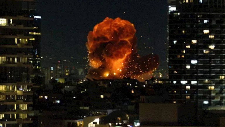 إعلام عبري: صاروخ إيراني يضرب وسط إسرائيل