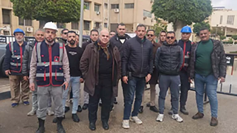 وكيل طب قصر العيني يطمئن على العمل بالمستشفيات بالتزامن مع الطقس السيئ..