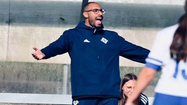 من الهندسة المعمارية لـ البوندسليجا.. عرب سبورت يحاور مروان الشافعي مدرب ولفسبيرجر النمساوي