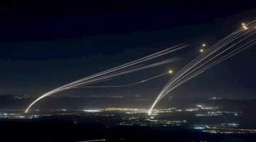 إذاعة الجيش الإسرائيلي: حزب الله أطلق نحو 70 صاروخا باتجاه شمال إسرائيل