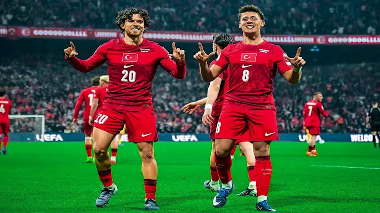 تركيا تحجز مكانها في نهائي الملحق الأوروبي بعد الإطاحة برومانيا