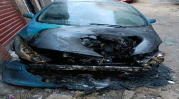 حريق يلتهم سيارة رئيس الرقابة التموينية في إدكو.. وأمن البحيرة يضبط المتهمين