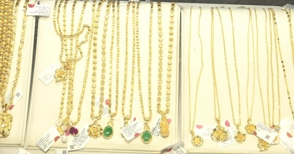 أسعار الذهب العالمية تظهر علامات على التعافي.