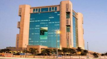 أمانة جدة تعالج تجاوزات استغلال المواقف وتعيدها للاستخدام العام.