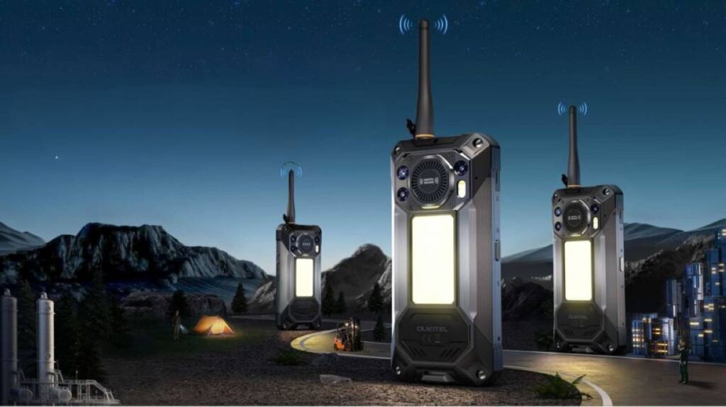 بطارية ضخمة ويتصل بالأقمار الصناعية.. أول هاتف ذكي متين في العالم