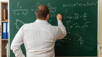 توقيت امتحانات المتقدمين لوظيفة معلم مساعد بالحصة.. «التنظيم والإدارة» يوجه رسالة