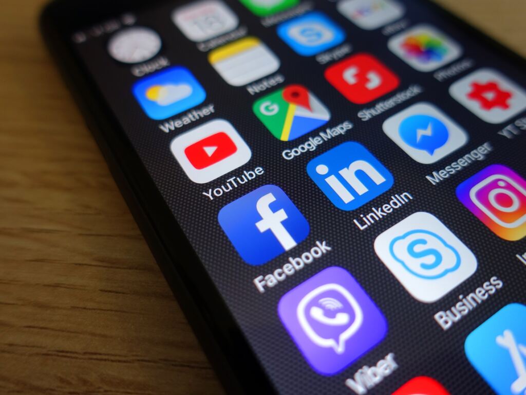 حجم “تجسس” التطبيقات على حياتك أكبر مما تتصور.. هكذا “توقفها عند حدها” | تكنولوجيا