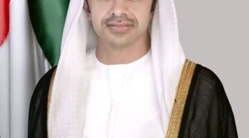 عبدالله بن زايد يستنكر استهداف البنية التحتية المدنية والمنشآت المدنية في المنطقة.