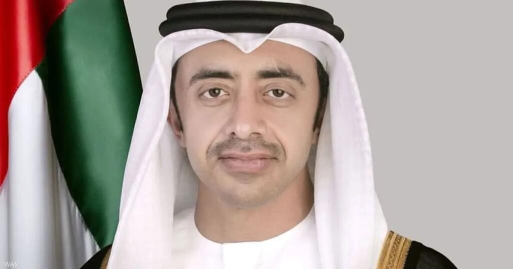 عبدالله بن زايد يستنكر استهداف المنشآت المدنية في المنطقة