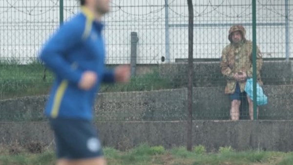 قبل مواجهة ملحق المونديال.. جاسوس إيطالي يتسلل لتدريبات البوسنة والهرسك