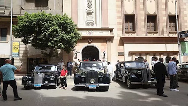 60 سيارة كلاسيكية تجوب شوارع القاهرة احتفالًا بمرور 102 عام على نادي السيارات