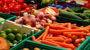 أسعار الخضروات والفاكهة في سوق العبور اليوم الأربعاء.. صعود الطماطم