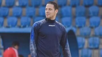 إبراهيم صلاح على مقاعد بدلاء الزمالك ضد المصري بعد انتهاء العقوبة