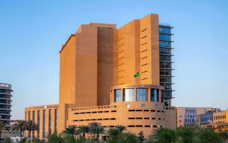 إنهاء خدمات موظف لعدم قيامه بمهماته الوظيفية – أخبار السعودية