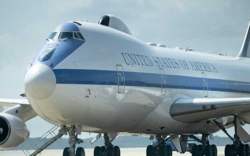 اعتقال “صيني” بتهمة تصوير طائرات عسكرية بقاعدة أميركية