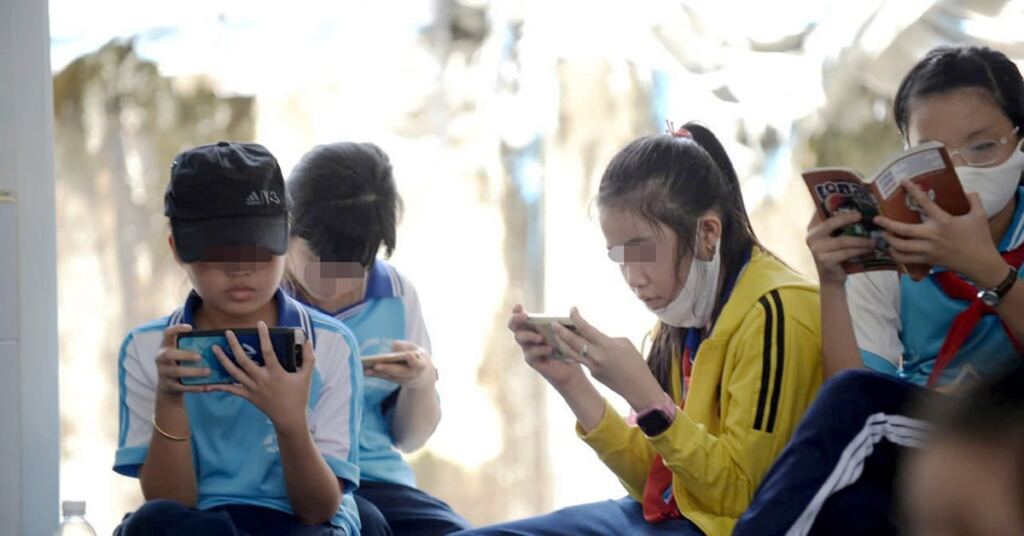 الآثار غير المتوقعة لإدمان الأطفال على الهواتف المحمولة.