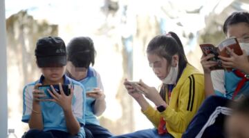 الآثار غير المتوقعة لإدمان الأطفال على الهواتف المحمولة.