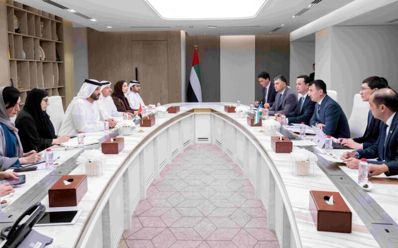 الإمارات وأوزبكستان تناقشان تعزيز الشراكة بقطاعات الاقتصاد الجديد