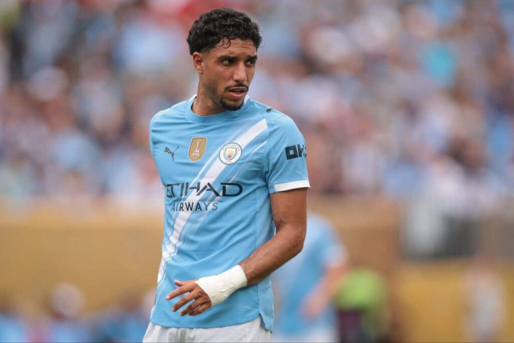 الاهتمام بيتطلب.. خلفية هاتف عمر مرموش تظهر جانبه الرومانسي