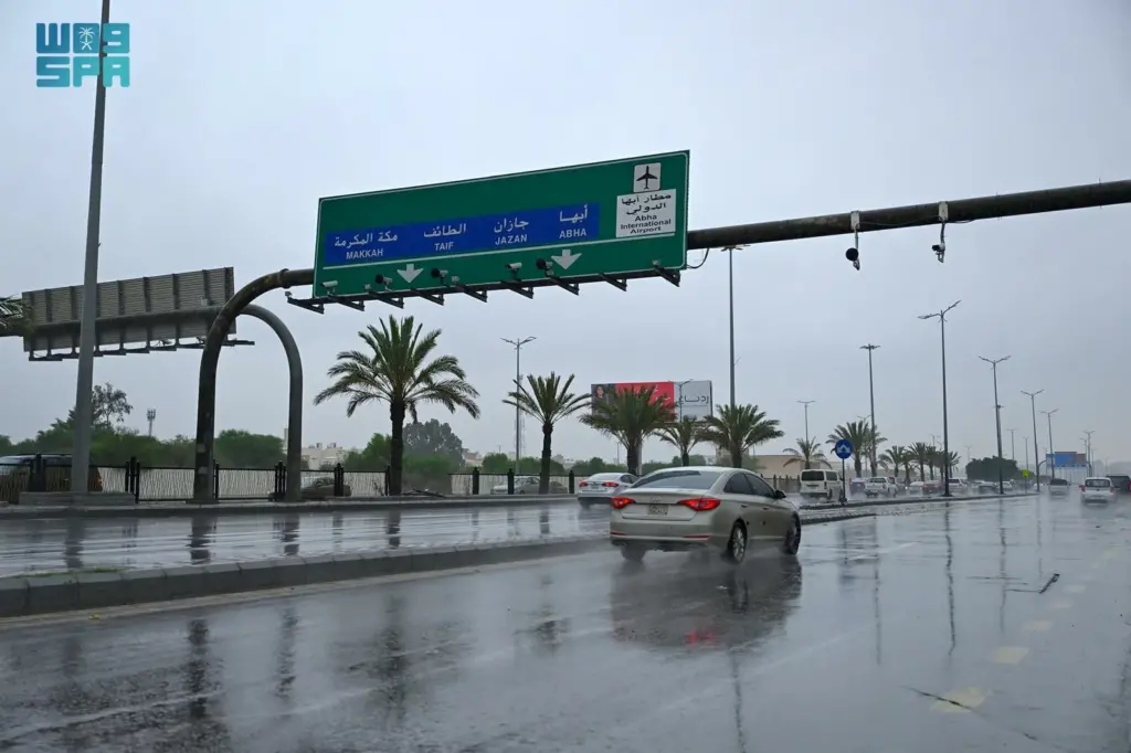 «الدفاع المدني» يحذر: أمطار رعدية حتى الجمعة.. الزموا أماكن آمنة – أخبار السعودية