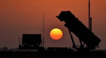 السعودية تتصدى للاعتداءات الإيرانية بـ”العمى المعلوماتي”