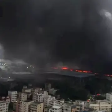 بالفيديو.. حريق هائل داخل أحد مجمعات BYD لصناعة السيارات الكهربائية