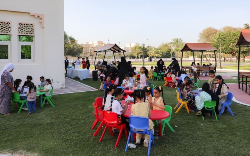 بلدية دبا الحصن تُحوّل إعادة التدوير إلى تجربة تثقيفية للأطفال