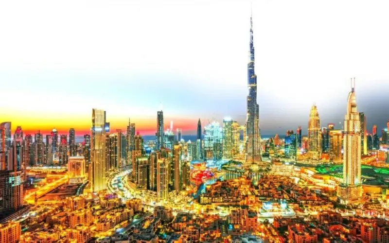 بلومبيرغ: عقارات دبي تتحدى التوترات وتواصل زخمها وجاذبيتها