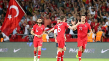 بهجة عارمة بطموح حذر.. تركيا تعود للمونديال بعد غياب 24 عاما