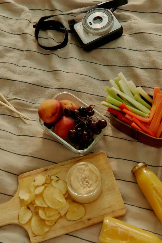 تناول «السناك» بانتظام يقلل أعراض القولون العصبي