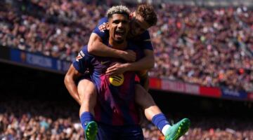 توقيت مباراة برشلونة وأتلتيكو مدريد اليوم في الدوري الإسباني والقناة الناقلة