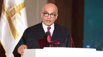 جامعة عين شمس تمنح المستشار عمر مروان الدكتوراة الفخرية