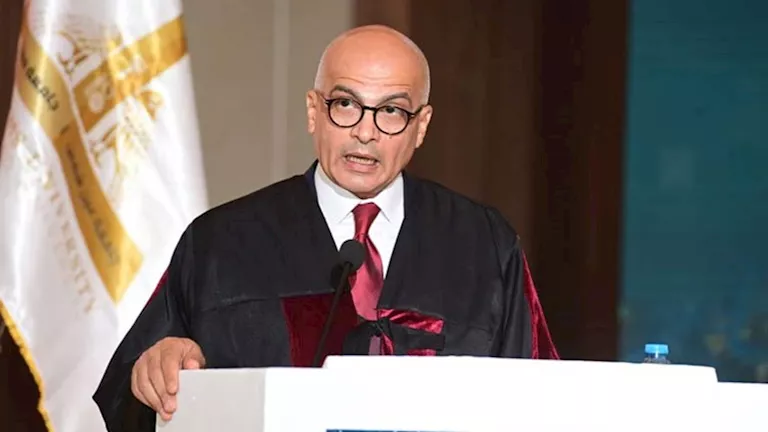 جامعة عين شمس تمنح المستشار عمر مروان الدكتوراة الفخرية