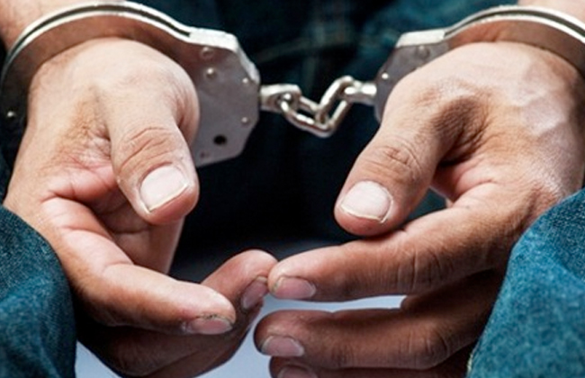 حبس متهمَيْن بالنصب على شخص وبيع هاتف محمول مقلّد بالقاهرة