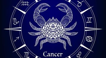 حظك اليوم لمواليد برج السرطان.. تطور مهني ونصائح لتخفيف التوتر.