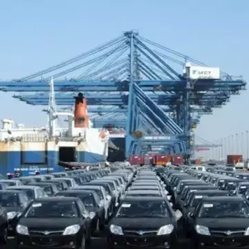 خبير سيارات يوضح أسباب استمرار ارتفاع الأسعار رغم استقرار الدولار