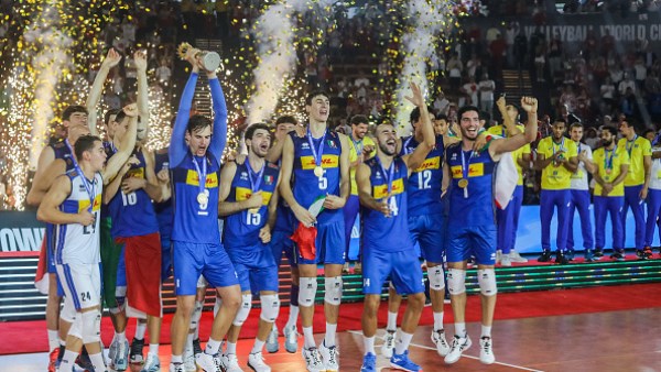 دوناروما يعد بإعادة إيطاليا إلى سابق عهدها بعد فشل التأهل لكأس العالم