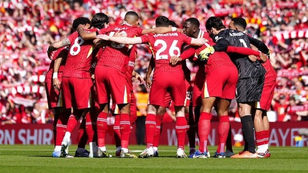 زلزال داخل ليفربول.. 4 نجوم على أبواب الرحيل بعد محمد صلاح