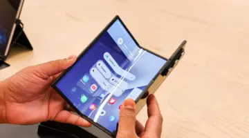 سامسونج تعاود إطلاق هاتف Galaxy Z TriFold القابل للطي بشكل غير متوقع.