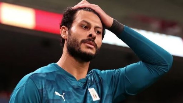 طرد محمد الشناوي عقب مباراة الأهلي وسيراميكا كليوباترا .. ما السبب