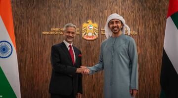 عبدالله بن زايد يستقبل وزير خارجية الهند