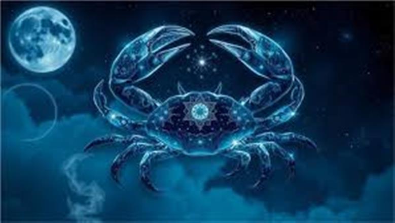 فرص مالية في طريقها لمولود برج السرطان اليوم.. لا تتجاهل نصائح الفلك