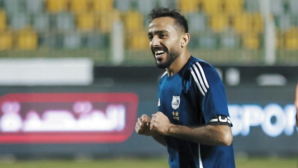 كشف الإعلامي أحمد شوبير حقيقة الأزمة بين حمزة الجمل المدير الفني لنادي إنبي وكهربا لاعب الفريق.