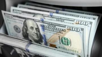 كم تبلغ العملة الأمريكية؟.. سعر الدولار مقابل الجنيه المصري بمنتصف تعاملات اليوم